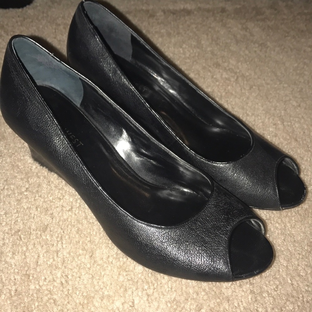 Like new Nine West wedges